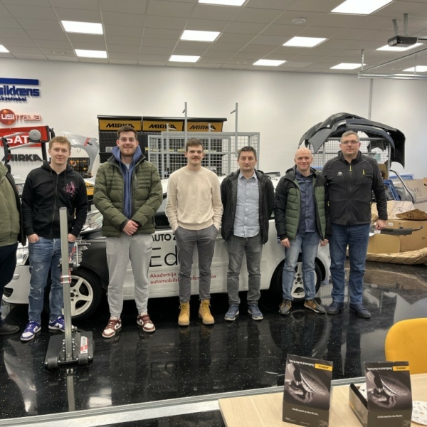 Profesori i studenti FSB-a u posjetu AutoZubak EDU Akademiji